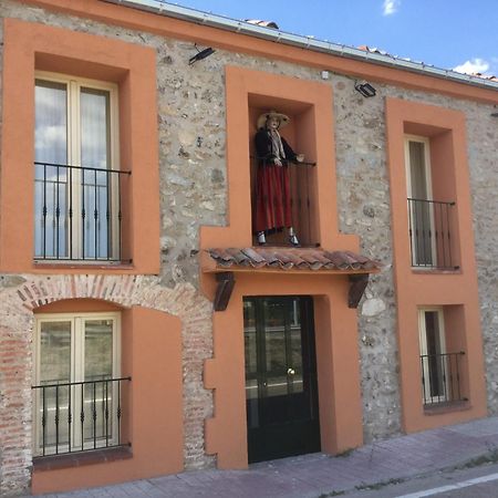 Casa Rural El Horno De La Aldegueela Torrecaballeros Exterior foto