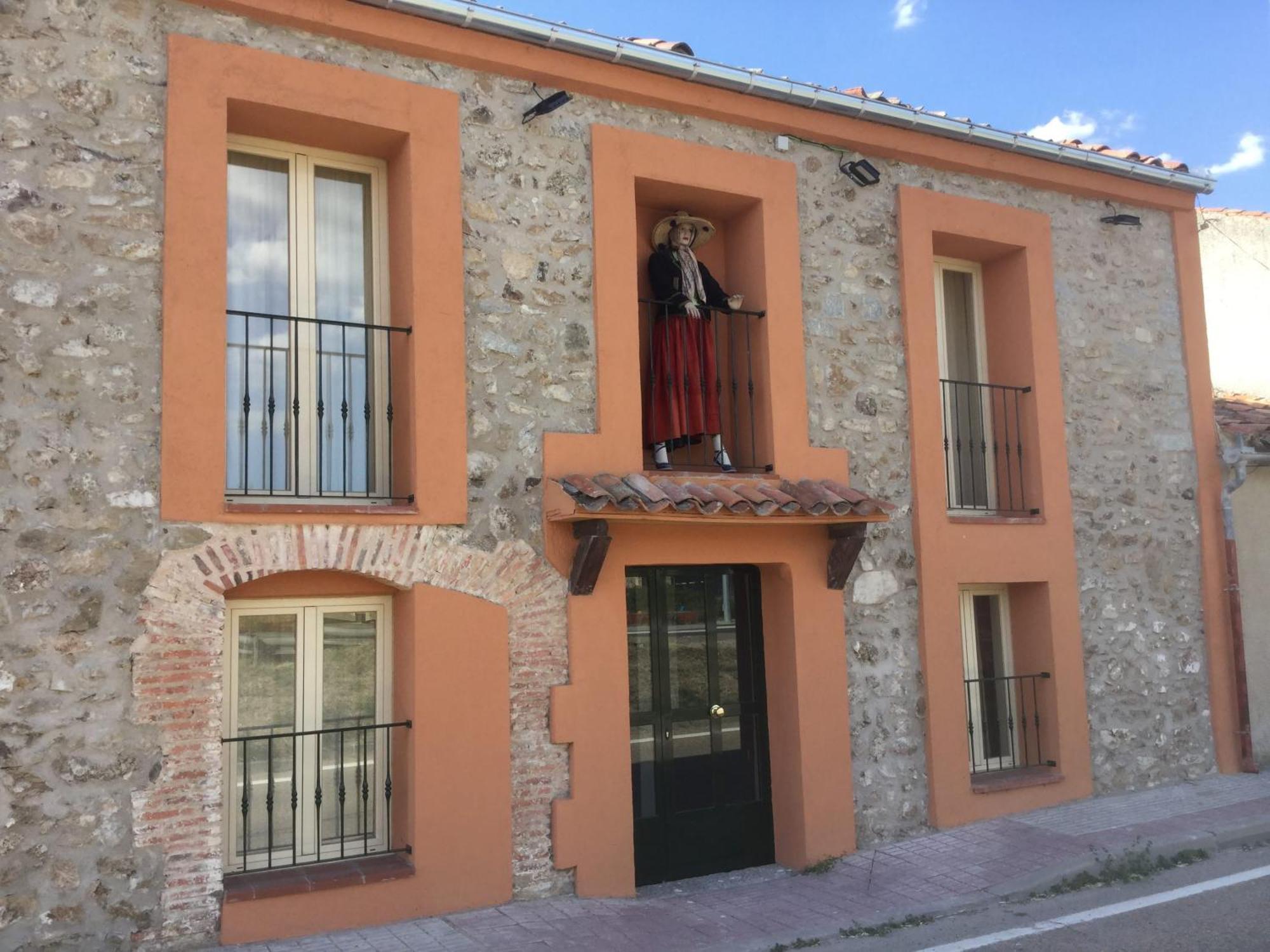 Casa Rural El Horno De La Aldegueela Torrecaballeros Exterior foto